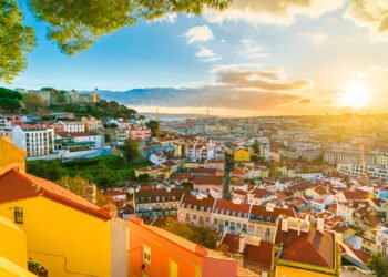 Family Travel in Portugal: Cultural Experiences and Natural Wonders