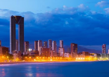 20 Best Tips for Traveling to Spain (with Spanish Dictionary)