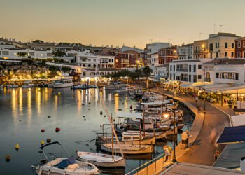 20 Best Tips for Traveling to Spain (with Spanish Dictionary)